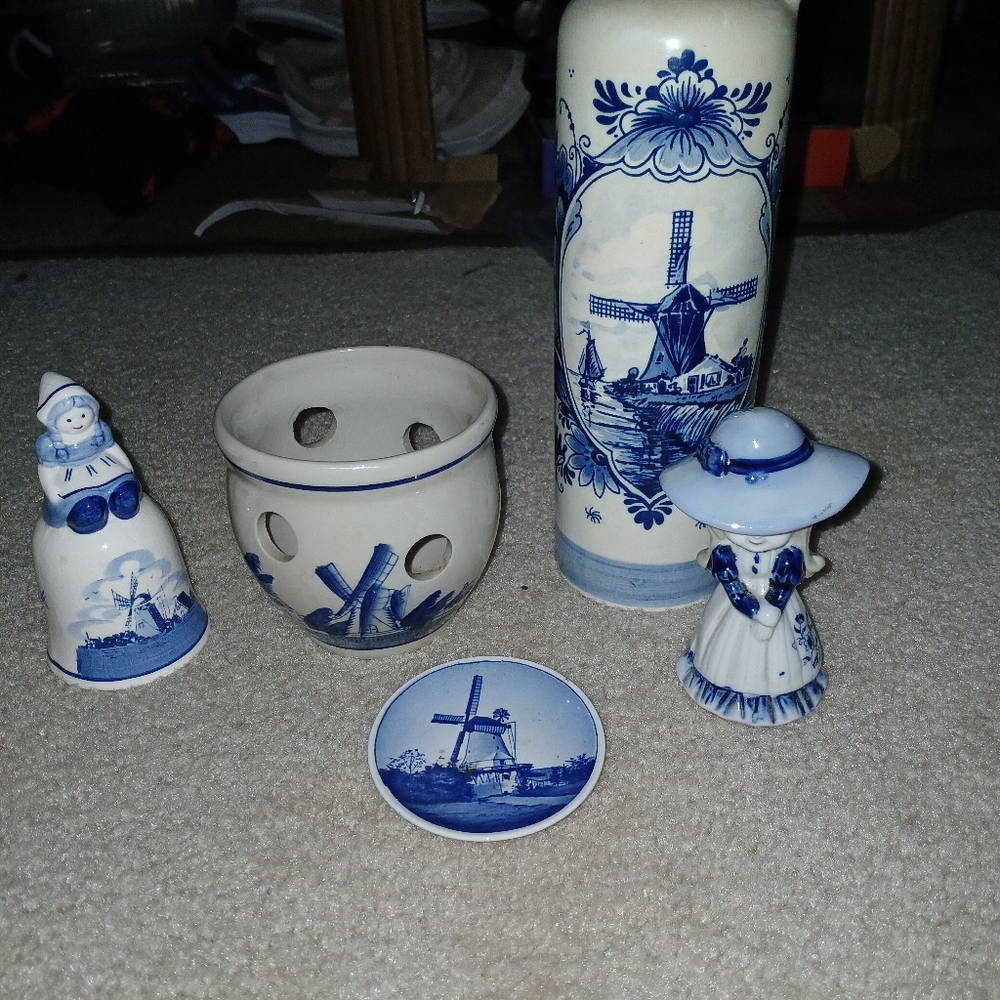 Lot of Blue and White windmill  sets